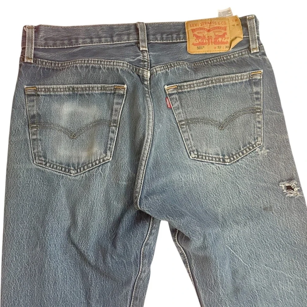 Levi's 501 Original Fit Mens 33x30 Blue Medium Wash Distressed Straight Jeans
